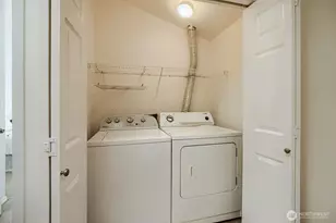 11212 Greenwood Ave N, Seattle, WA 98133 - Photo 17