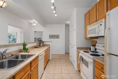 504 Darby #211, Bellingham, WA 98226 - Photo 11