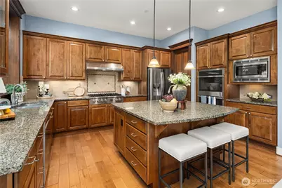 2534 NW Stoney Creek Drive, Issaquah, WA 98027 - Photo 9