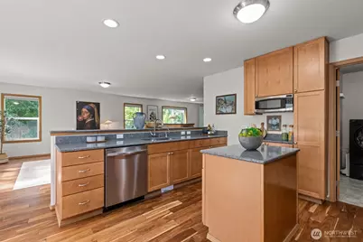 2120 248th Place SE, Sammamish, WA 98075 - Photo 9
