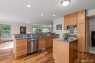 2120 248th Pl SE, Sammamish, WA 98075 - Photo 9