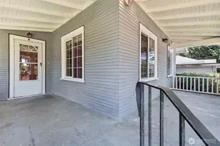 410 118th St S, Tacoma, WA 98444 - Photo 5