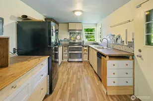 1235 S 101st St, Seattle, WA 98168 - Photo 7