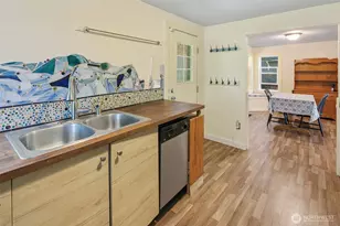 1235 S 101st St, Seattle, WA 98168 - Photo 9