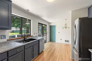 12506 NE Virginia Ct, Kingston, WA 98346 - Photo 15