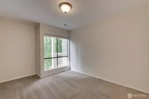 10819 NE 37th Pl, Bellevue, WA 98004 - Photo 11