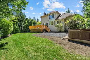 1030 NW Inneswood Dr, Issaquah, WA 98027 - Photo 31