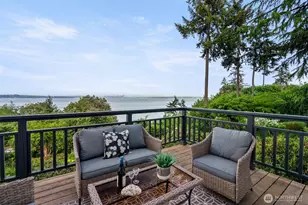 10879 Bill Point Cir NE, Bainbridge Island, WA 98110 - Photo 1