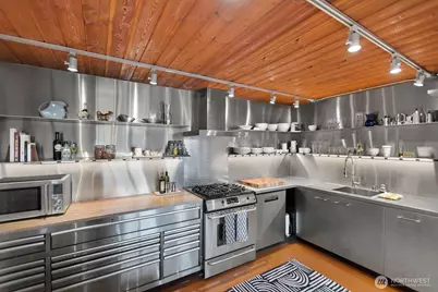 66 Bell Street #303, Seattle, WA 98121 - Photo 15