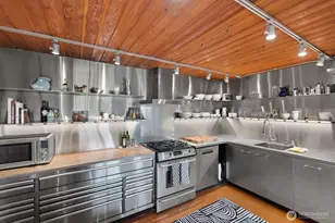 66 Bell St, Seattle, WA 98121 - Photo 15