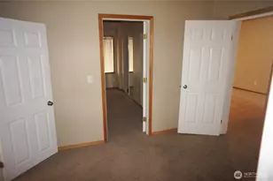 5305 S 3rd Ave, Everett, WA 98203 - Photo 11