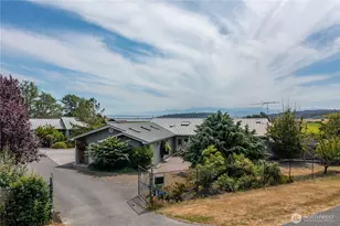 697 Olympic View Dr, Coupeville, WA 98239 - Photo 3