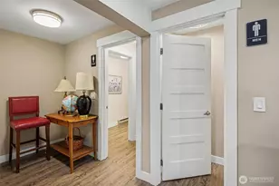 9905 NE 124th St, Kirkland, WA 98034 - Photo 31