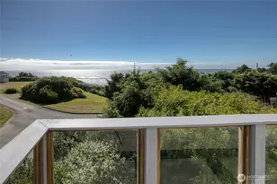 36 Duke Ln, Pacific Beach, WA 98571 - Photo 3