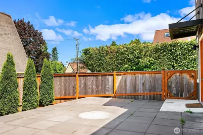 7747 2nd Avenue NE, Seattle, WA 98115 - Photo 3