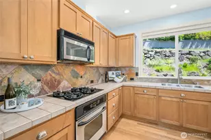 25303 NE 3rd Pl, Sammamish, WA 98074 - Photo 9