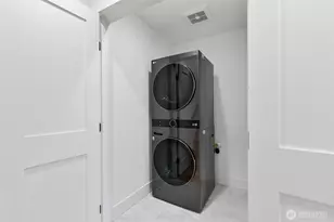 408 Aloha St, Seattle, WA 98109 - Photo 21