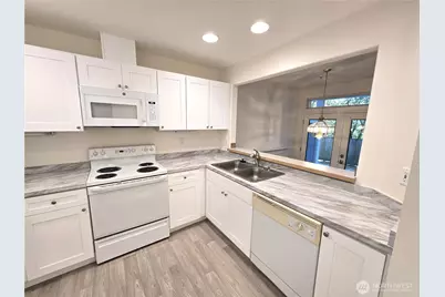 8515 244th Street SW #A4, Edmonds, WA 98026 - Photo 9