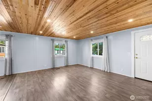 700 NW Crosby Ave, Oak Harbor, WA 98277 - Photo 9