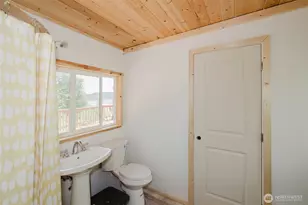 200 E Cove Dr, Belfair, WA 98528 - Photo 19