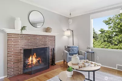 8257 Interlake Avenue N, Seattle, WA 98103 - Photo 5