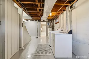 8257 Interlake Ave N, Seattle, WA 98103 - Photo 27