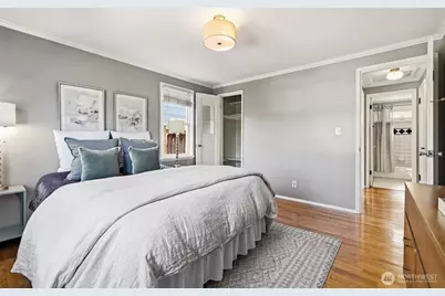 8257 Interlake Avenue N, Seattle, WA 98103 - Photo 17