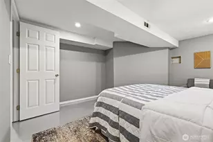 8257 Interlake Ave N, Seattle, WA 98103 - Photo 25