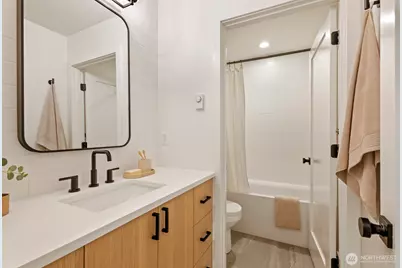 2769 59th Avenue SW #B, Seattle, WA 98116 - Photo 11