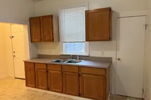 817 E 35th St, Tacoma, WA 98404 - Photo 9