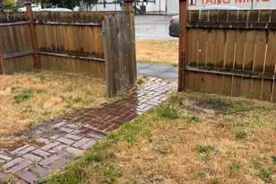 817 E 35th St, Tacoma, WA 98404 - Photo 5