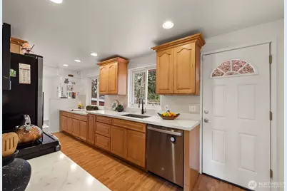 20310 5th Avenue NW, Shoreline, WA 98177 - Photo 9