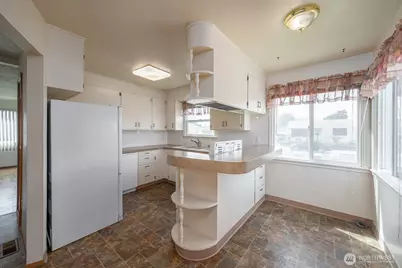 907 S Hawthorne Drive, Moses Lake, WA 98837 - Photo 11