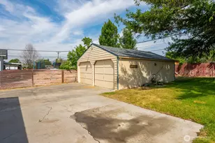 907 S Hawthorne Dr, Moses Lake, WA 98837 - Photo 29