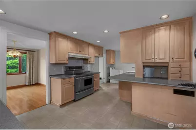 10323 48th Avenue NE, Seattle, WA 98125 - Photo 13