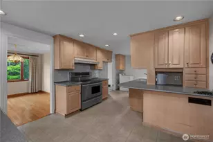 10323 48th Ave NE, Seattle, WA 98125 - Photo 13