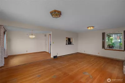 10323 48th Avenue NE, Seattle, WA 98125 - Photo 33