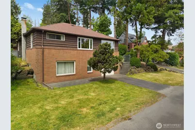 10323 48th Avenue NE, Seattle, WA 98125 - Photo 3