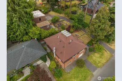 10323 48th Avenue NE, Seattle, WA 98125 - Photo 5