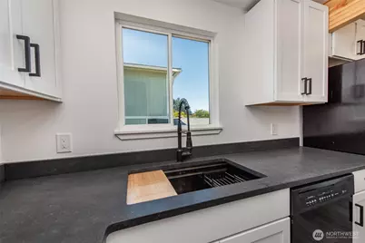 320 E Lopez Avenue, Port Angeles, WA 98362 - Photo 17