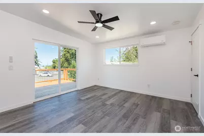 320 E Lopez Avenue, Port Angeles, WA 98362 - Photo 3