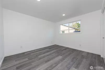 320 E Lopez Avenue, Port Angeles, WA 98362 - Photo 9