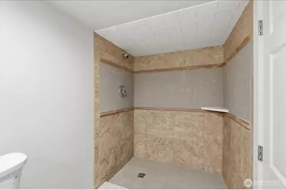 1715 Meridian Avenue E, Edgewood, WA 98371 - Photo 21