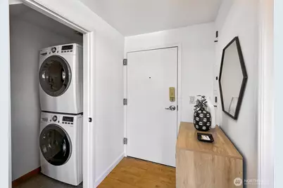 2324 1st Avenue #214, Seattle, WA 98121 - Photo 17