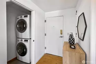 2324 1st Ave, Seattle, WA 98121 - Photo 17