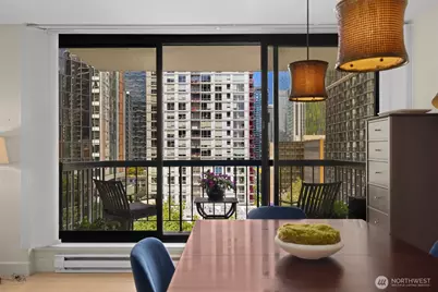 2100 3rd Avenue #1005, Seattle, WA 98121 - Photo 9