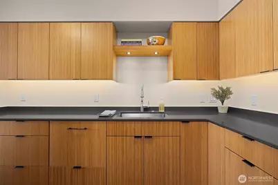 2100 3rd Avenue #1005, Seattle, WA 98121 - Photo 13