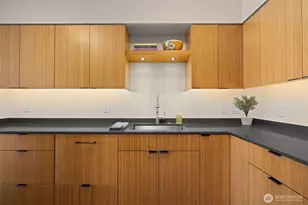 2100 3rd Ave, Seattle, WA 98121 - Photo 13