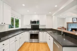12428 68th Ave NE, Kirkland, WA 98034 - Photo 5