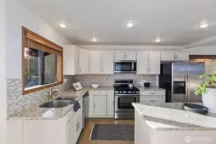 424 Alvord Ave N, Kent, WA 98030 - Photo 7